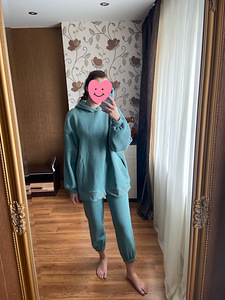Женский костюм (2 фото из 2)