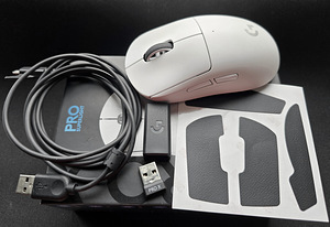 Logitech G Pro X Superlight - kerge juhtmevaba mänguri hiir (4 foto / 4)