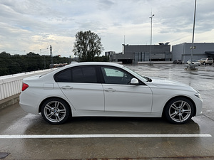 BMW 320 2.0 135kW (3 foto / 15)