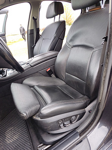 BMW 5-Series F10 525D 200KW 2010 (8 foto / 15)