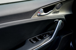 Kia Stinger 2.2d 2018 (9 foto / 13)