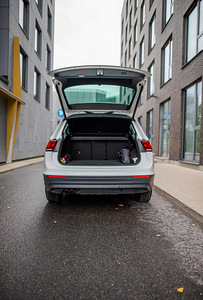 Volkswagen Tiguan Comfortline Business 2.0 140kW (3 foto / 15)