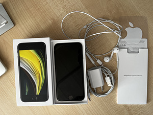 iPhone SE 2022, 128 ГБ (1 фото из 3)