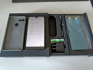 Essential phone PH-1 128GB + 360° Camera (5 foto / 5)