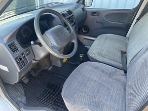 Toyota hiace (4 foto / 6)