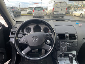 MERCEDES-BENZ C320 2008 (4 foto / 4)
