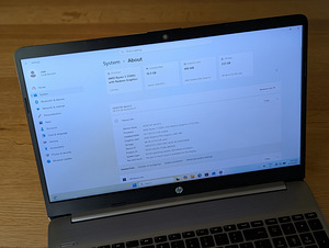 HP 255 G8 | Ryzen 5 5500U | 16GB RAM | 256GB NVMe SSD (3 foto / 5)