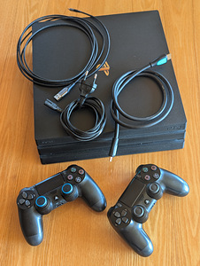 PS4 Pro fw 9.00 (jailbreak) 1.5TB + kaks pulti (1 foto / 2)