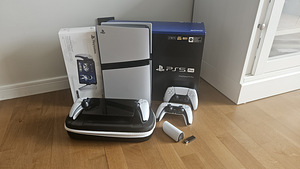 Ps5 pro . 2 dual sense. PS portal. Pulse explore. (1 foto / 1)