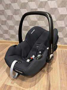 Maxi-Cosi turvatool Isofixi alusega Familyfix3 (3 foto / 9)