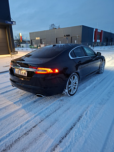 Jaguar XF (2 фото из 10)