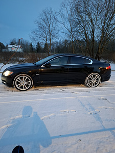 Jaguar XF (5 фото из 10)