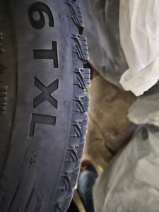 Continental ice contact 2 215/60/r16 (3 foto / 4)