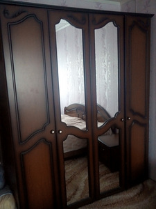 Спальня (шкаф 4-х створчатый, кровать,2 тумбочки, комод)