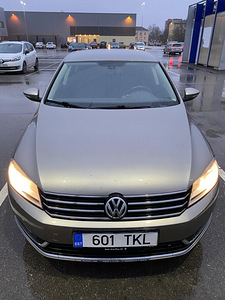 Продается VOLKSWAGEN PASSAT 2013 (4 фото из 8)