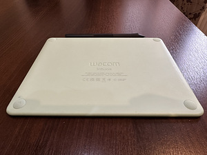 UUEVÄÄRNE Wacom Intuos S Bluetooth, roheline Graafikalaud (10 foto / 10)