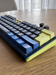 Ducky One 3 Mini w/ Gateron Yellow pre-lubed switches (2 foto / 4)