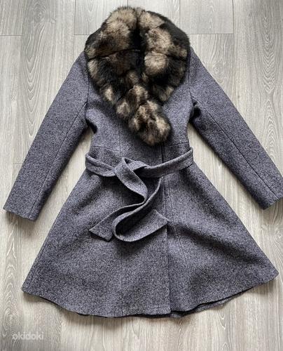 Новое пальто S зимнее с натуральным мехом / утеплением (фото #1)