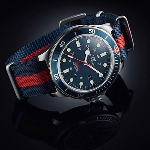 Uus meeste kell Glycine Combat Sub 46 Automatic Blue Dial (2 foto / 4)