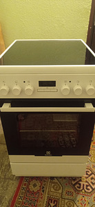 Электроплита Electrolux (4 фото из 9)