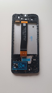 Экран Samsung A04S с рамкой (2 фото из 3)