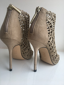 Kingad Zara (2 foto / 2)