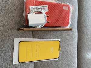 iPhone XS Max 64GB Gold Heas Seisukorras (3 foto / 7)