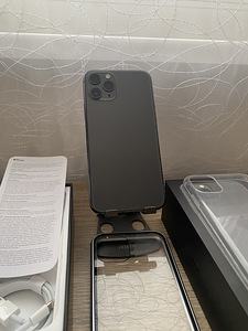 iPhone 11 Pro 64GB Heas Seisukorras (2 foto / 8)