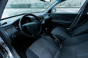 Kia Rio 1.4 71kW bensiin manuaal (8 foto / 9)