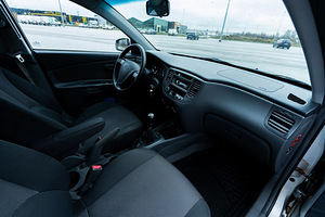 Kia Rio 1.4 71kW бензин ручной (6 фото из 6)