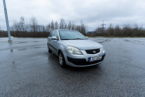 Kia Rio 1.4 (1 foto / 8)