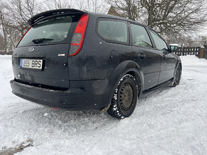 Ford Focus (3 foto / 5)
