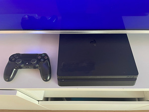 Sony Playstation 4 Slim 1TB + GTA 5 (2 foto / 2)