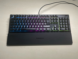 SteelSeries Apex 3 mänguklaviatuur RGB taustavalgustusega (1 foto / 3)