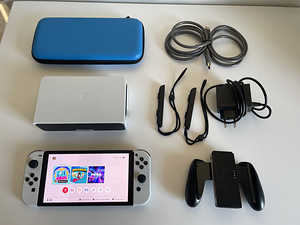 Nintendo Switch OLED White + чехол (1 фото из 6)