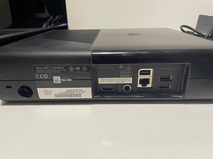 Xbox 360E 500GB Freeboot + Kinect + Free Games! (5 foto / 7)