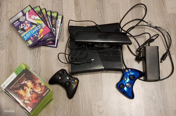Xbox 360 с двумя контроллерами и играми (фото #1)