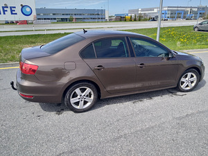 Volkswagen Jetta 1.4 TSI 90kW (4 foto / 12)