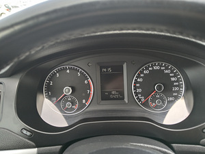 Volkswagen Jetta 1.4 TSI 90kW (11 foto / 12)