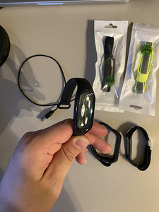 XIAOMI Smart Band 7 + сменные браслеты