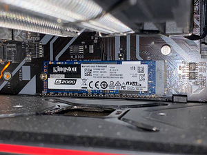 2x 1TB NVME SSD (KINGSTON KC3000 & A2000) (2 foto / 4)