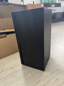Xbox Series X 1TB (1 foto / 3)