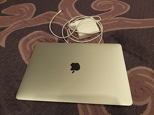“MacBook Air 2018 Retina 13" - Core i5 1.6GHz / 8GB / 128GB (2 foto / 2)