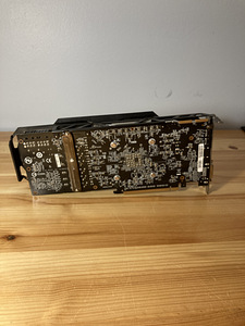 Gigabyte windforce R9 280X 3gb (3 foto / 4)