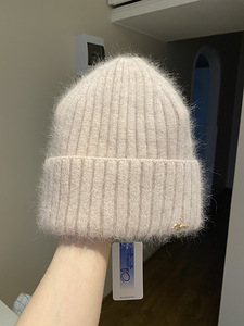 Uus soe müts Angora 60% (1 foto / 2)