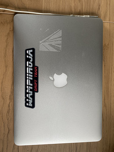 MacBook Air 13” 2010 (1 foto / 3)