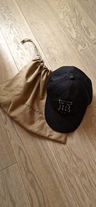 Burberry nokats L (2 foto / 7)