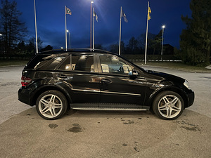 Mercedes-Benz ML 420CDI V8 4,0 AMG (3 foto / 5)