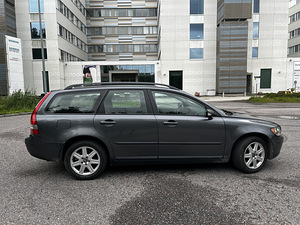Volvo v50 2.4 (6 foto / 9)