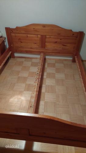 Продается массивная деревянная кровать 160х200. (фото #3)